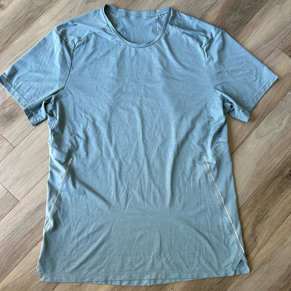 Men’s Lululemon T-Shirt - Size Small